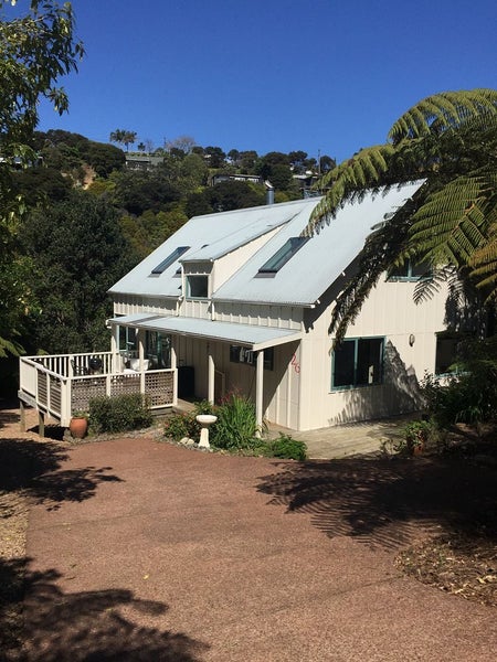 26 Frank Street, Oneroa, Waiheke Island - Carousel 2