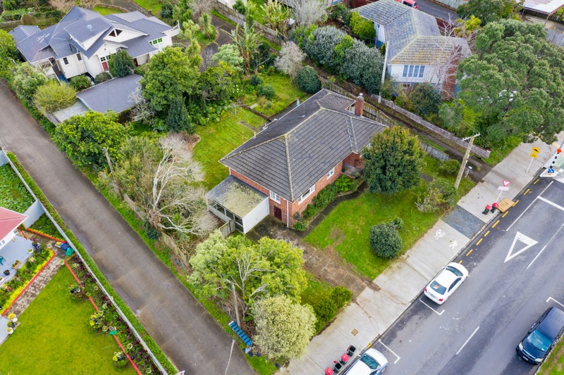 27 Frost Road, Mount Roskill, Auckland - Carousel 2