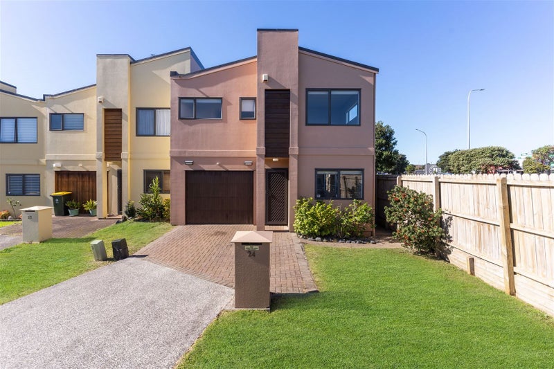 24 Puma Drive, Golflands, Auckland - Carousel 2