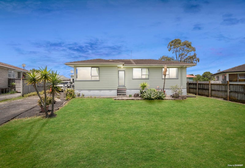 4 Aldo Place, Clover Park, Auckland - Carousel 1