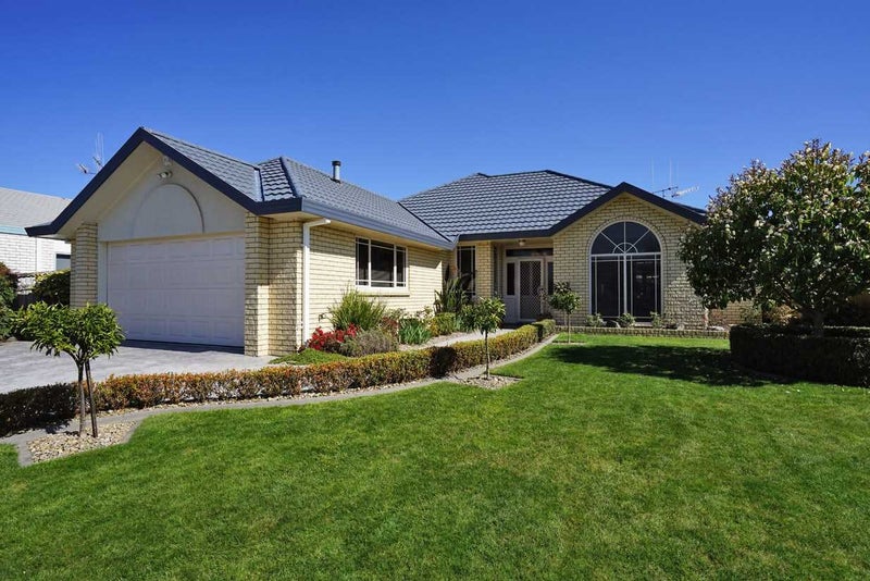 25 Huntington Drive, Huntington, Hamilton - Carousel 1