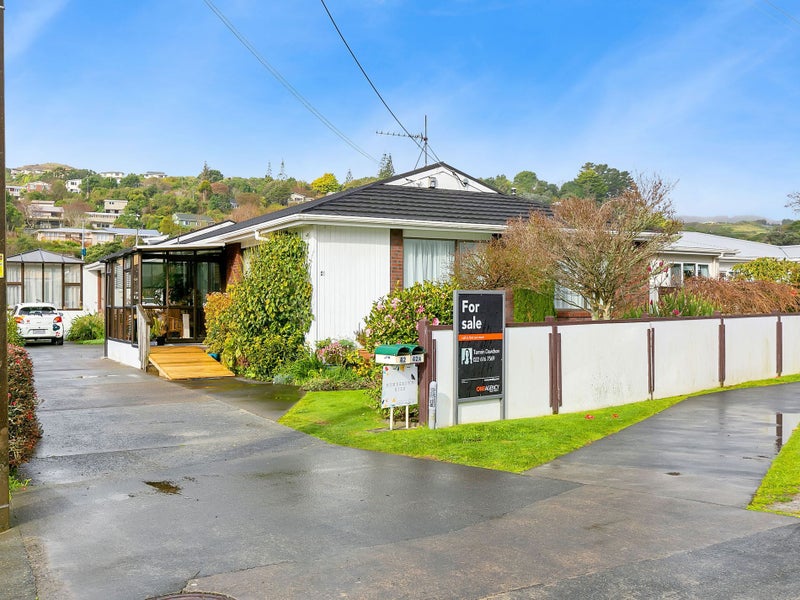 42 Oxford Street, Tawa, Wellington - Carousel 18
