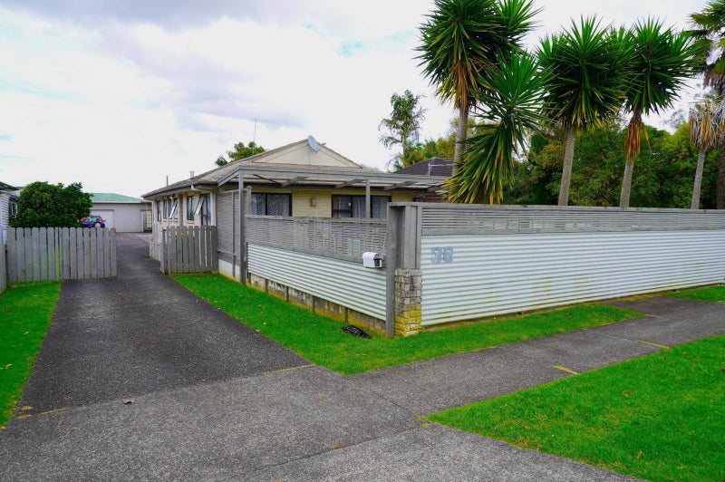 36 Waimai Avenue, Weymouth, Auckland - Carousel 1
