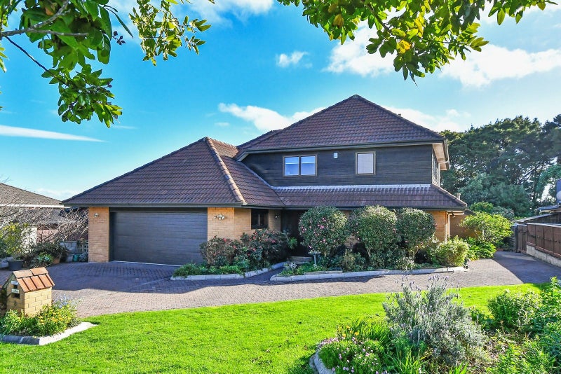 8 Lemonwood Place, The Gardens, Auckland - Carousel 1