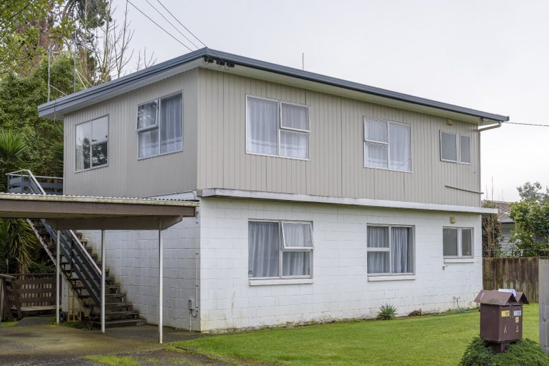 31 Tomin Road, Glenview, Hamilton - Carousel 1