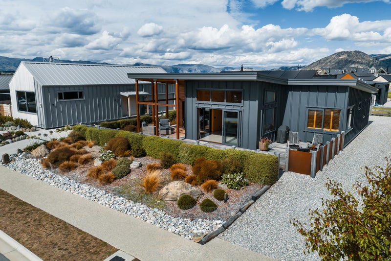 8 Campbell Road, WANAKA - Carousel 1