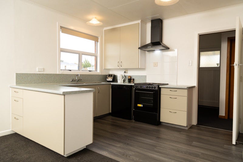 4 George Street, Lower Vogeltown, New Plymouth - Carousel 2