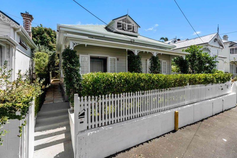 11 Vauxhall Road, Devonport, Auckland - Carousel 1