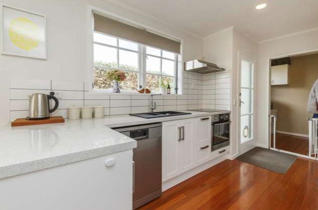 10 Rhodes Drive, Kelvin Grove, Palmerston North - Carousel 2
