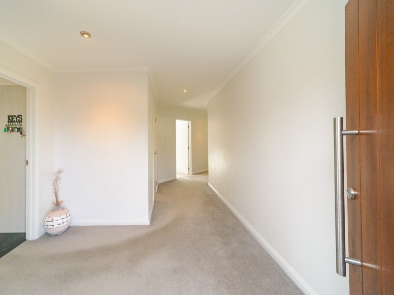 28 Pegasus Place, Kelvin Grove, Palmerston North - Carousel 2