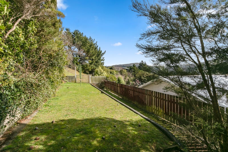 110 Holborn Drive, Stokes Valley, Lower Hutt - Carousel 2