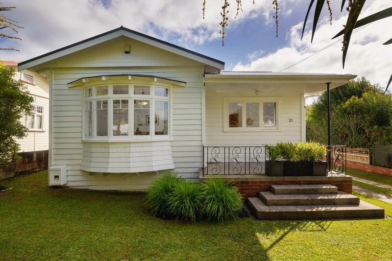 21 Wairere Avenue, Mount Albert, Auckland - Carousel 1
