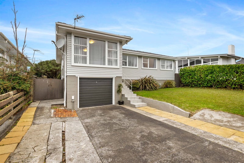24 Laura Street, Kelston, Auckland - Carousel 1