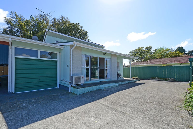 9 Flavia Grove, Clouston Park, Upper Hutt - Carousel 1