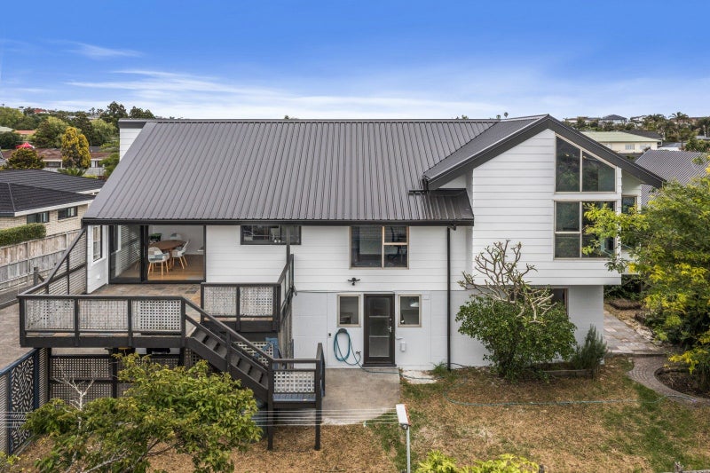 41 Vivian Wilson Drive, Eastern Beach, Auckland - Carousel 1