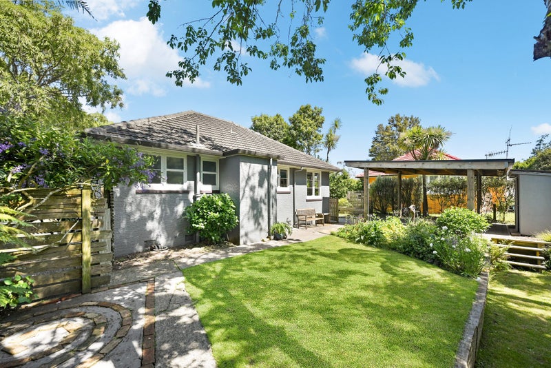 12 Stokes Crescent, Maeroa, Hamilton - Carousel 2