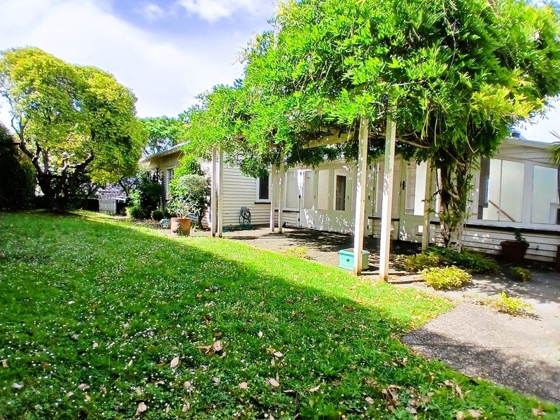 13 Rotomahana Terrace, Remuera, Auckland - Carousel 1