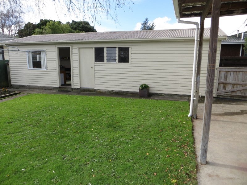 2 Christian Place, Awapuni, Palmerston North - Carousel 24