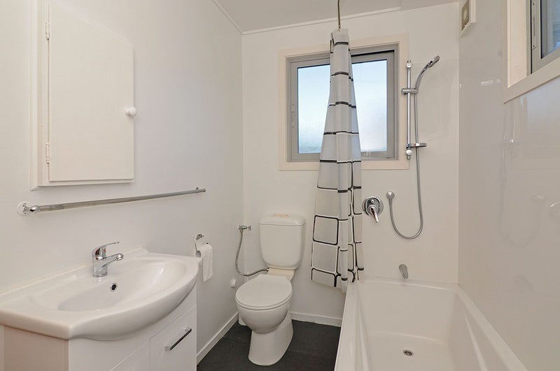 4/19 PIRIE CRES, MOERA, LOWER HUTT - Carousel 8