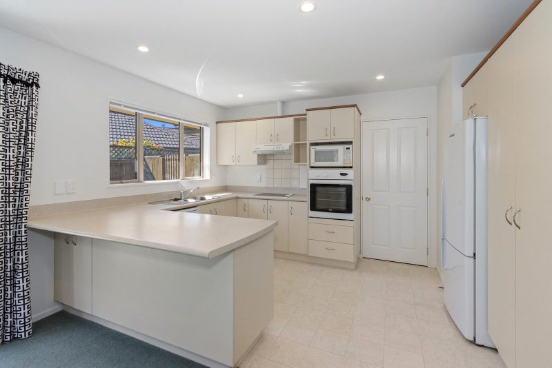 46 Glasnevin Drive, Casebrook, Christchurch - Carousel 2