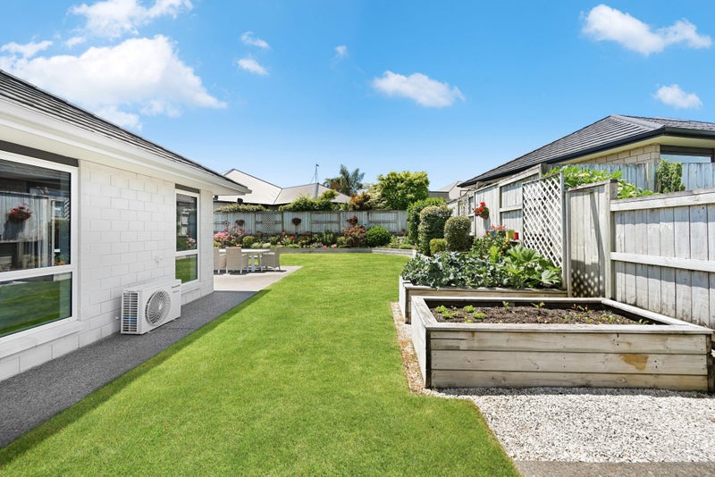 16 Longbow Terrace, Flagstaff, Hamilton - Carousel 21