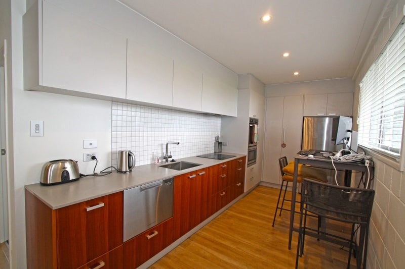 4/6 Belt Road, Moturoa, New Plymouth - Carousel 2