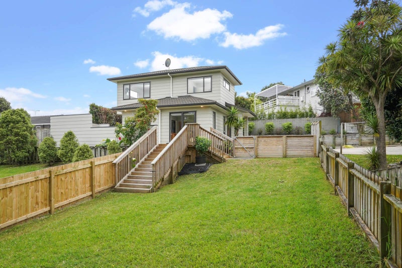 107A Cliff View Drive, Green Bay, Auckland - Carousel 2