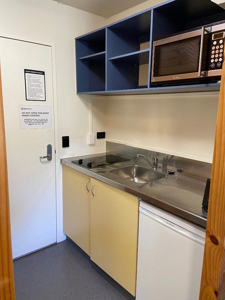 14/4 Sussex Street, Mount Cook, Wellington - Carousel 2