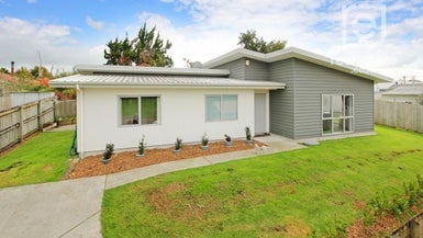 1A Waiari Road, Conifer Grove, Takanini - Carousel 1