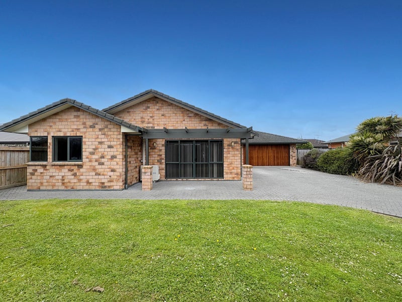 13 Belgrave Court, Huntington, Hamilton - Carousel 1