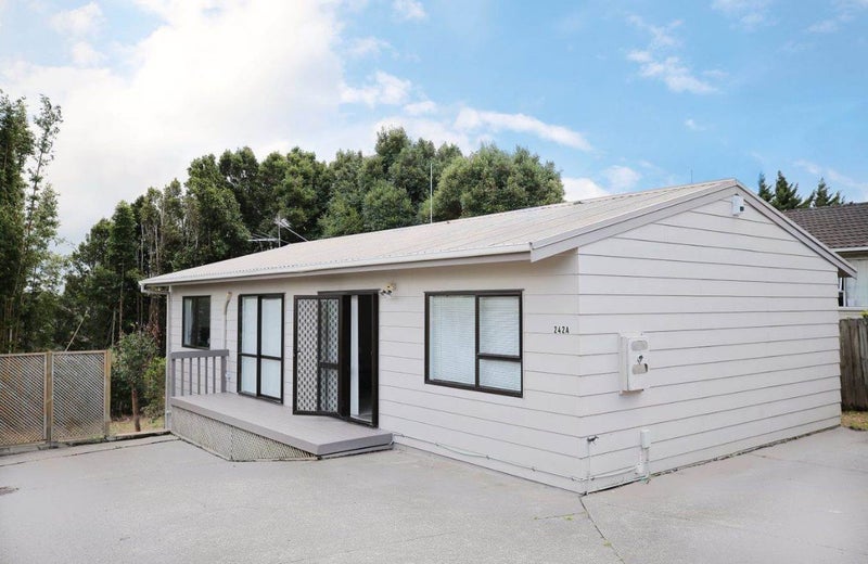 242A East Coast Road, Forrest Hill, Auckland - Carousel 1