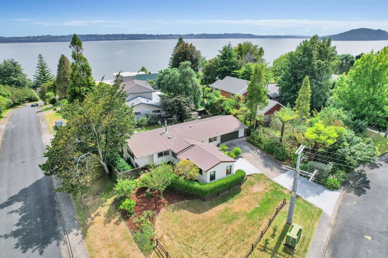 1 Tupara Crescent, Kawaha Point, Rotorua - Carousel 17