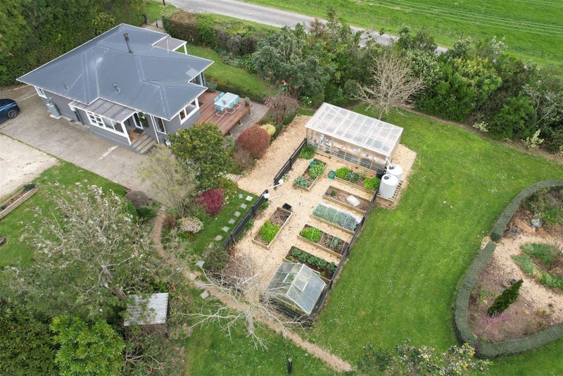 51 Laward Road, Shannon, Palmerston North - Carousel 2