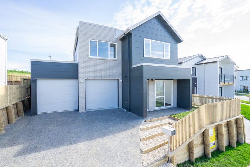 71 Ridgedale Crescent, Flagstaff, Hamilton - Carousel 1