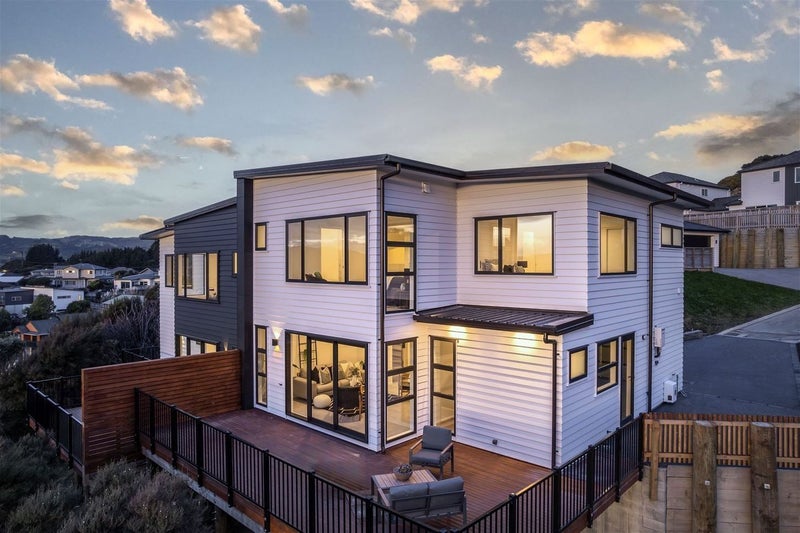 176B Navigation Drive, Whitby, Porirua - Carousel 1