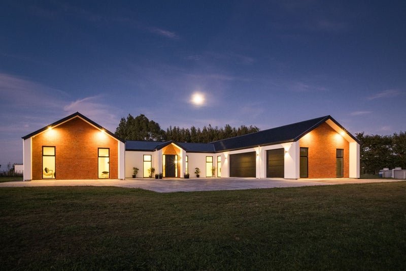 11 Te Kahu Lane, Halcombe, Feilding - Carousel 1