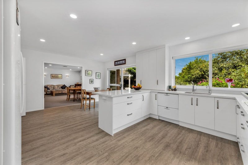 15 Janet Street, Sunnyhills, Auckland - Carousel 2