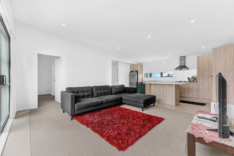 8/15 Wyllie Road, Papatoetoe, Auckland - Carousel 2