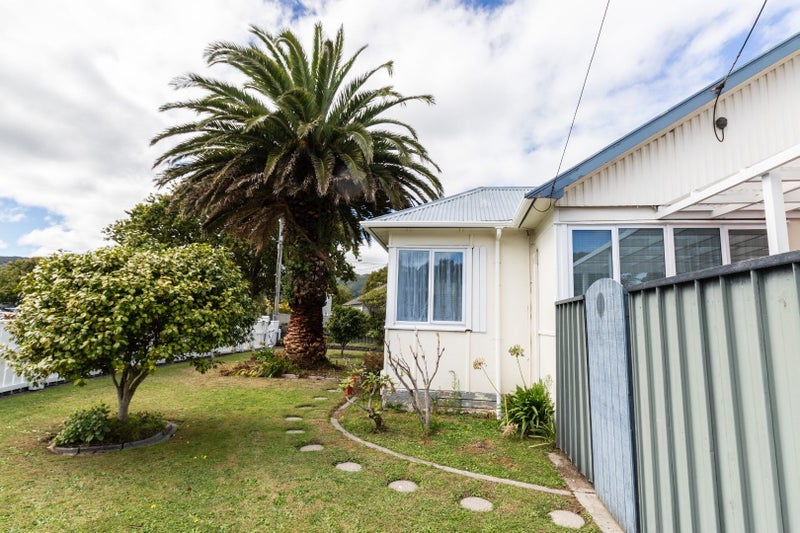 124 Naenae Road, Naenae, Lower Hutt - Carousel 2