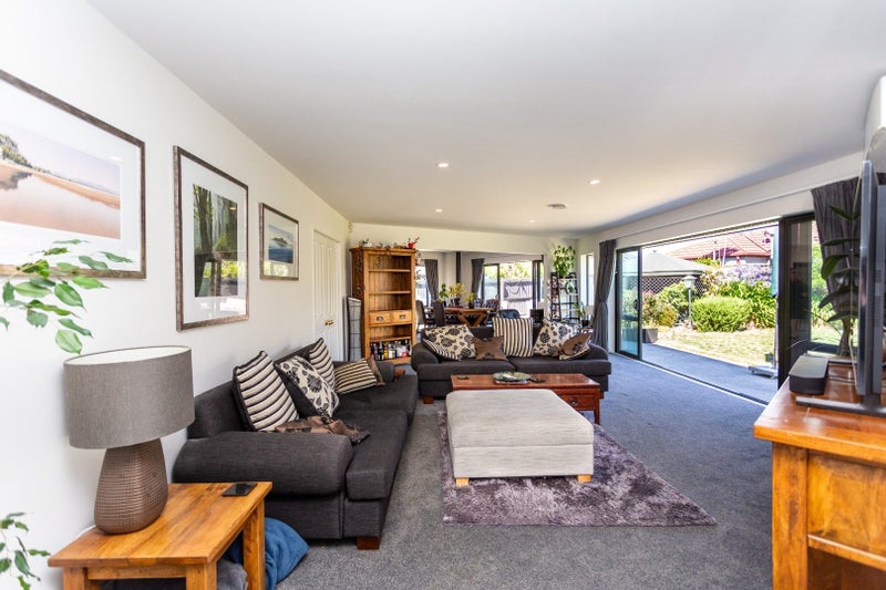 9 Evenwood Place, Waimairi Beach, Christchurch - Carousel 2