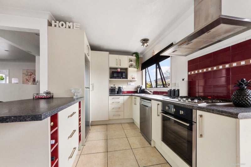 1 Edwin Freeman Place, Ranui, Auckland - Carousel 2