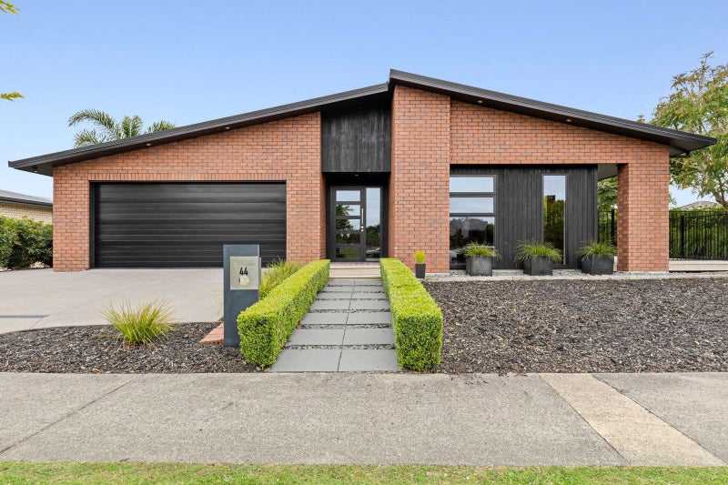 44 Pengover Avenue, Leamington, Cambridge - Carousel 2