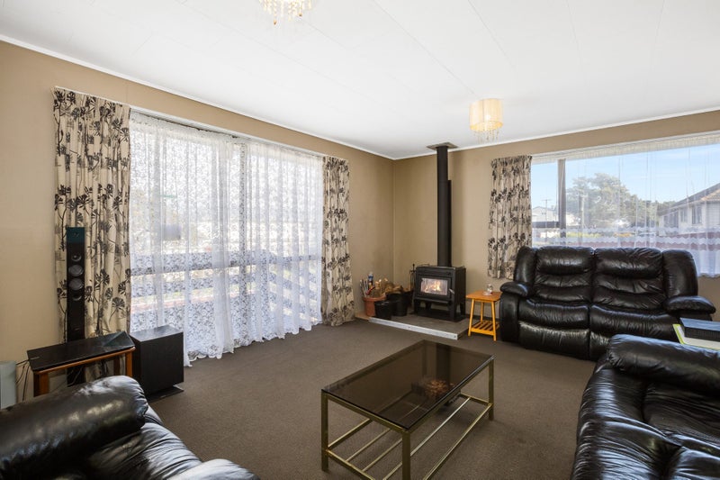 30 Owhiti Street, Titahi Bay, Porirua - Carousel 2