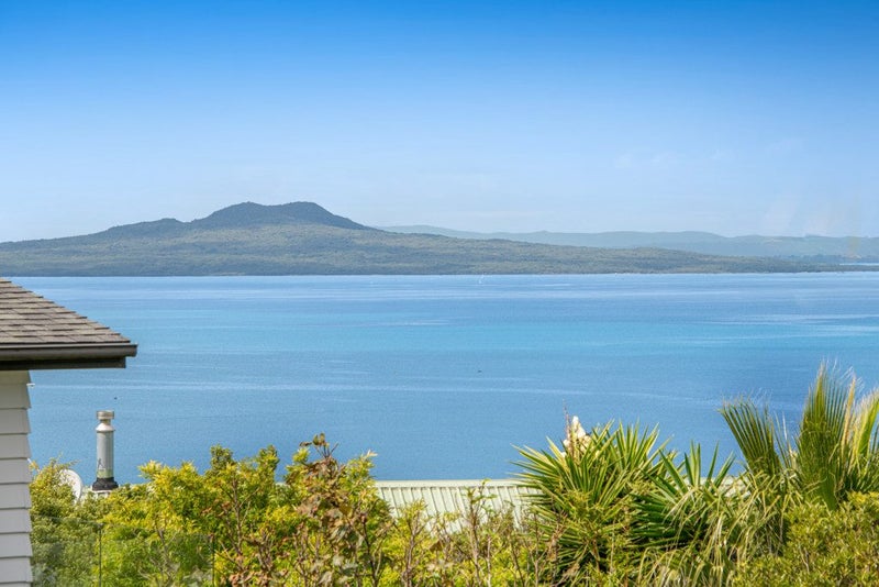 25 Firth Road, Torbay, Auckland - Carousel 1