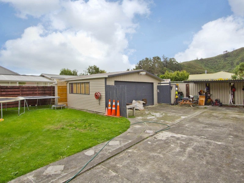 11 Langford Street, Naenae, Lower Hutt - Carousel 4