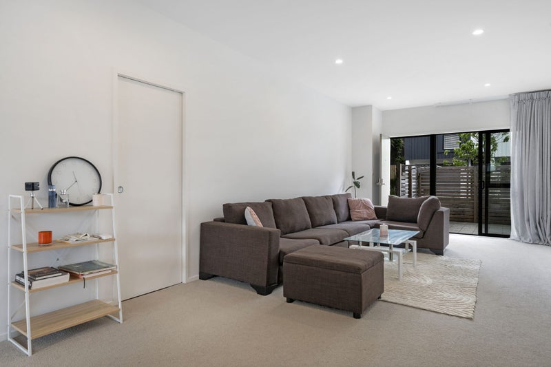 21 Titiko Place, Mount Wellington, Auckland - Carousel 2