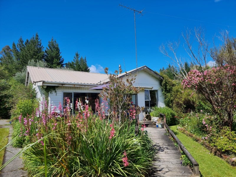 10 Clifton Road, Kaiata, Greymouth - Carousel 1