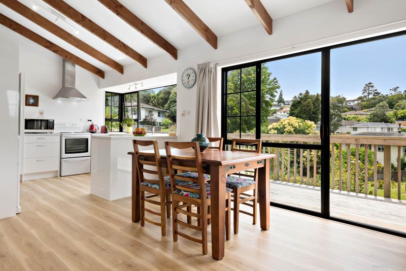 2/3 Aralia Road, Sunnynook, Auckland - Carousel 1