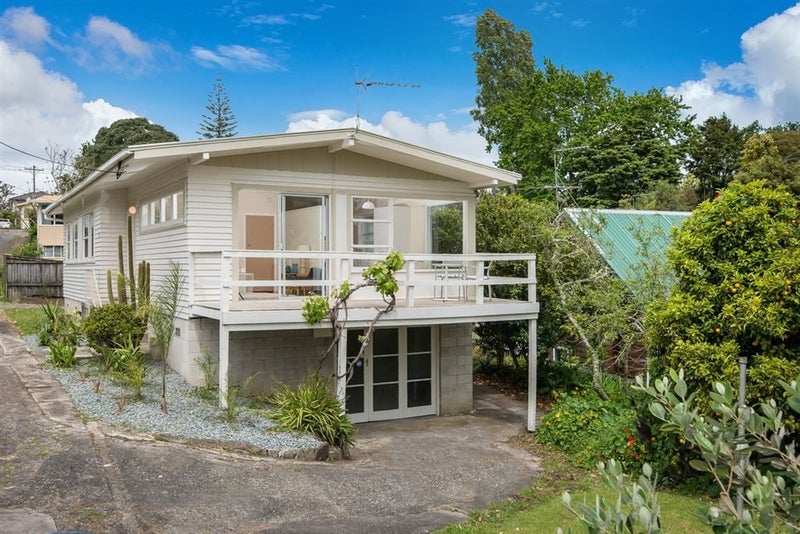 24 Rambler Crescent, Beach Haven, Auckland - Carousel 1