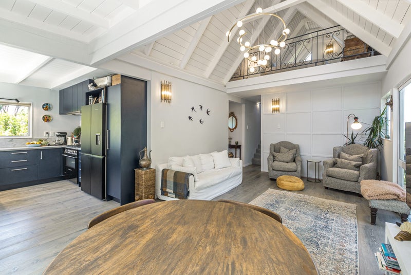 27 Beatty Parade, Surfdale, Waiheke Island - Carousel 1